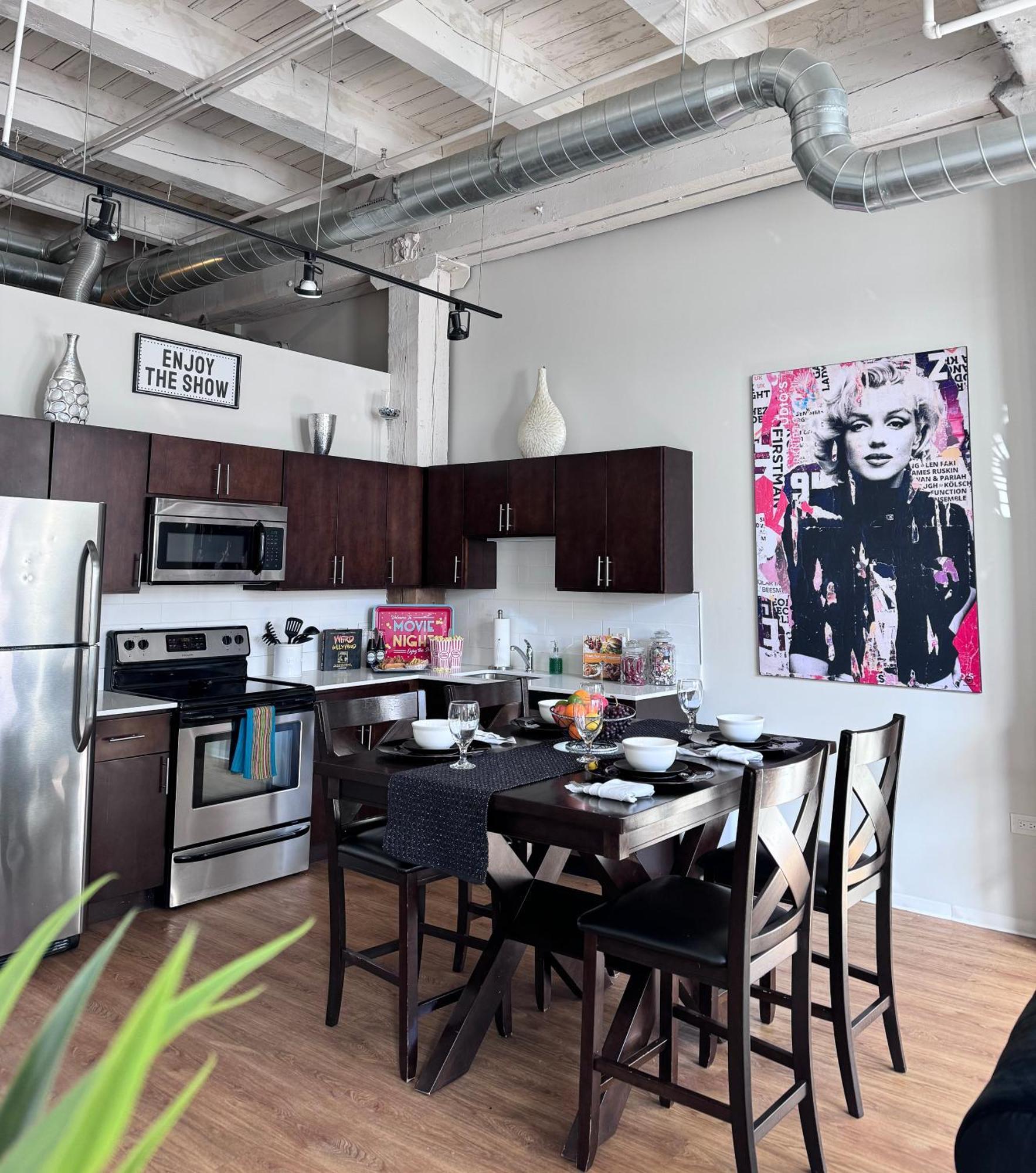 Luxery Stay Chicago - Themed Units! Close To Downtown, Mccormick Place & Wintrust Arena Exterior foto